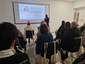 NASTAVLJAJU SE IZVRSNE VIJESTI IZ PODSTRANE Kroz projekt je zaposleno puno žena, i na tome se ne planira stati: Stigle i predstavnice Centra za socijalnu skrb Split