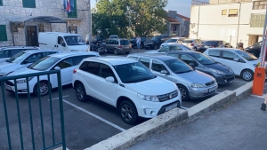 Gužva na biralištima u Podstrani