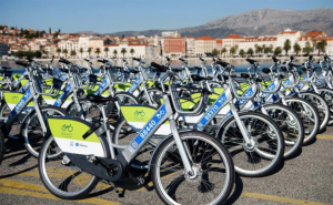 Podstrana dobiva električne bicikle
