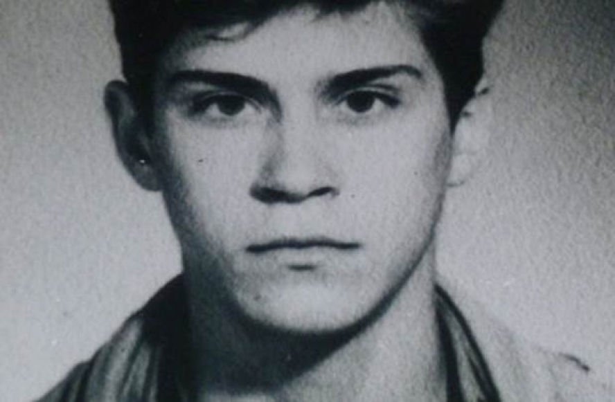 Igor Kačić bio je maloljetni branitelj i najmlađa žrtva Ovčare. Izdvojili su ga u skupinu koju je trebalo pustiti, ali je susjed rekao: 'Ne može!' Ubijen je sa 16 godina..