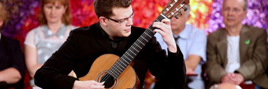 Jedan od najboljih svjetskih gitarista nastupa 07. kolovoza u Gornjoj Podstrani