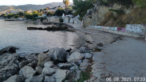 Komunalni redari u jutarnjoj akciji na plaži