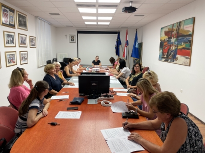U Općini Podstrana potpisani Ugovori o radu u sklopu projekta „Ponovno zaželimo zajedno“, Zaželi – program zapošljavanja žena - faza III.