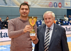 Podstrana se vraća s peharom Kutije šibica
