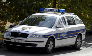 Imoćanka žestoko branila okućnicu u Podstrani pa dobila novčanu kaznu: sve više svađa prerasta u fizičke obračune
