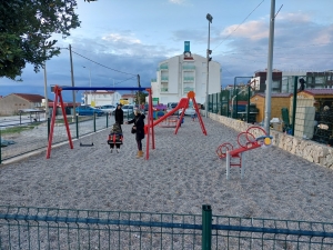 Zasjalo novouređeno dječje igralište na Petrićevu