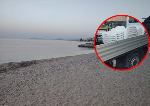 ZBOGOM, REZERVACIJI MJESTA NA PLAŽI! Općina Podstrana detaljno počistila ostavljane stvari s plaže