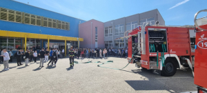 Vježba gašenja i spašavanja u OŠ Strožanac